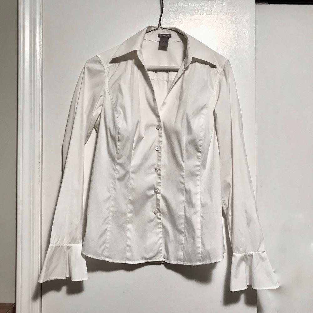 Ann Taylor white cotton down v neck career blouse